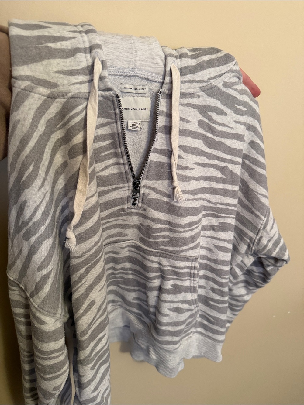American Eagle Light Gray Zebra Stripe Half-Zip Hoodie